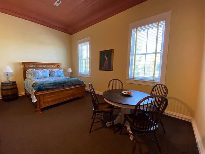 Vacation rental for 2 people, with pets in Shenandoah Valley
