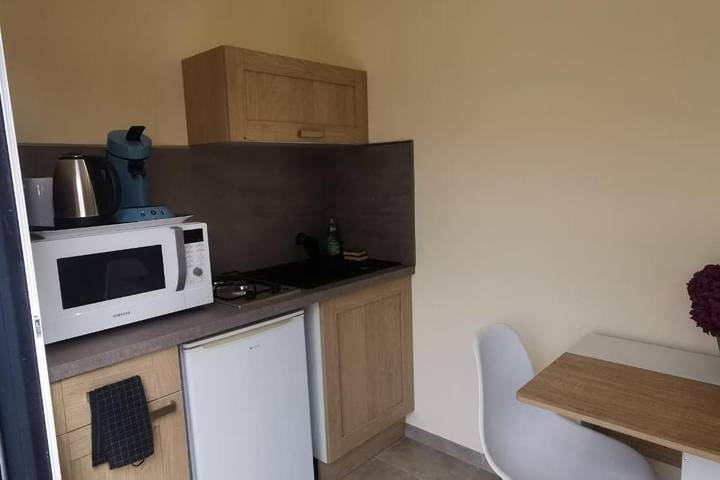 Gîte pour 2 personnes, avec jardin à Le Tronchet - 4