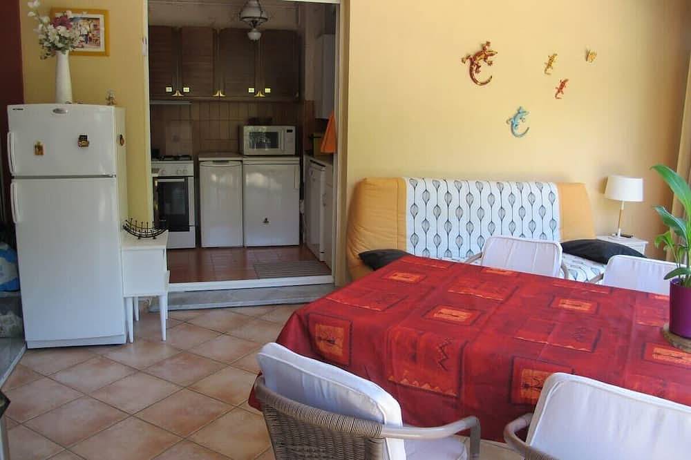Ganze Wohnung, Bel appartement F2 proche mer et commerces in Agay, Saint-Raphaël
