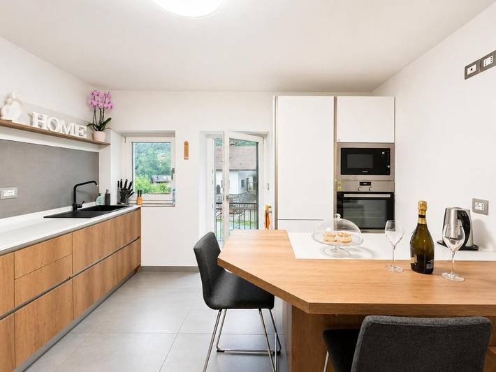 Gîte pour 7 personnes, avec vue et jardin, animaux acceptés à Ovaro
