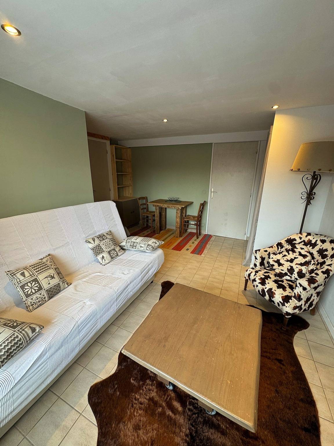 Entire apartment, Studio 'Prey Sabeyran' with Mountain View, Shared Terrace and Garden in Puy-Saint-Vincent, Écrins National Park
