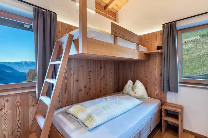 Ganze Wohnung, Ferienwohnung "Guntschöllerhof Mendelkamm" mit Bergblick, Wlan, Balkon und Garten in Oberaicha, Völs am Schlern