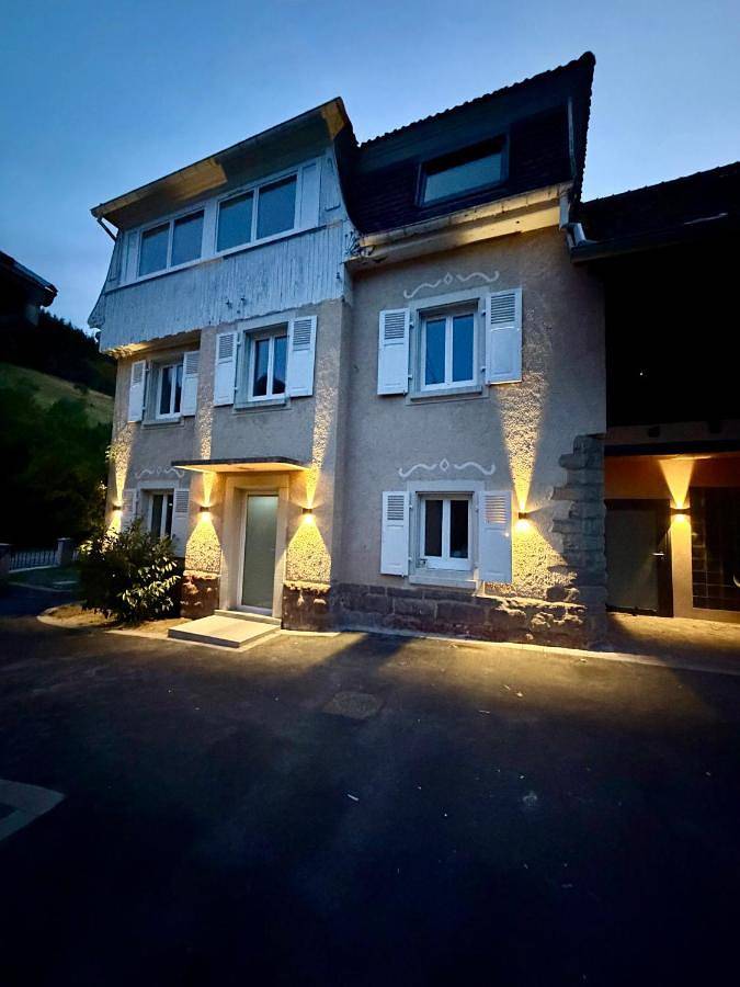 Gîte pour 2 personnes, avec Terrasse et Jacuzzi ainsi que Jardin et Sauna à Linthal