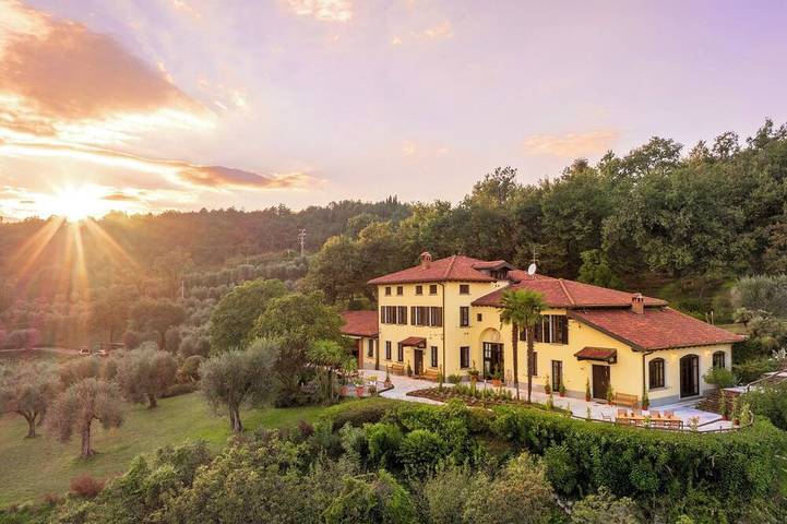 Villa für 14 Personen, mit Sauna und Garten in Salò