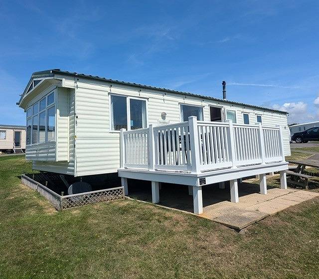 Holiday rental for 8 people, with balcony and pool as well as lake view, child-friendly in Jurassic Coast