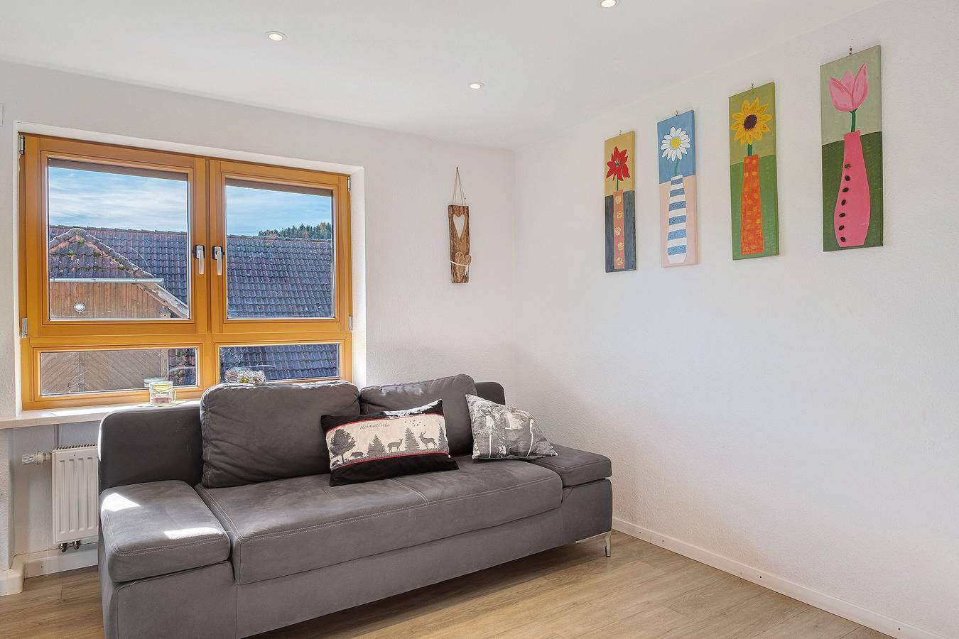 Apartamento entero, Apartamento 'Bergwiese, 75 m²' con vistas a la montaña, terraza privada y Wi-Fi in Elzach, Selva Negra Central