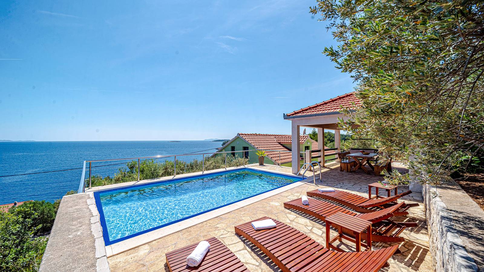 Ganze Wohnung, Apartman Mario with pool by Villas Guide in Blato, Korcula