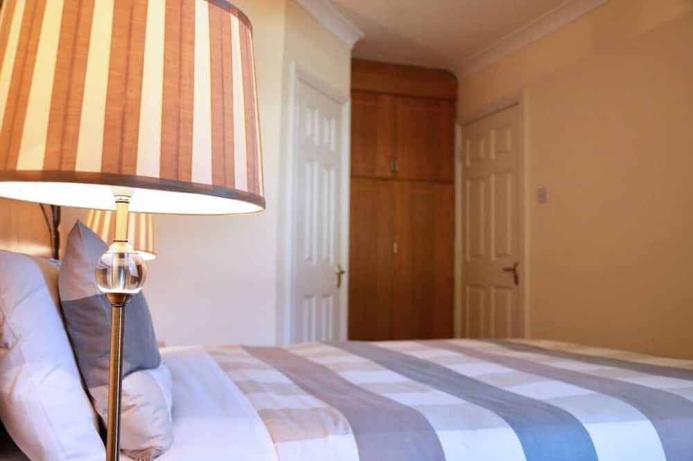 Entire apartment, Ardree House, Garden Mews Apt. Only 3 Min Walk to Town Centre. in Scrahane, Killarney