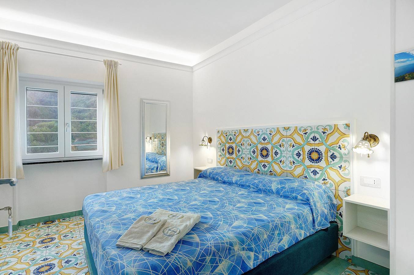 Vincanto Maiori Amalfi Coast Vacation Home with Mountain View, Wi-Fi & Air Conditioning in Maiori, Amalfi Coast