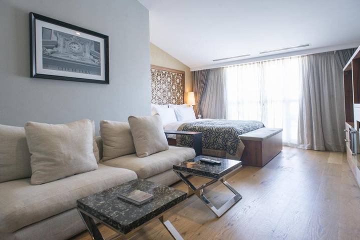 Hotel for 2 personer, med søudsigt og udsigt samt terrasse i Istanbul