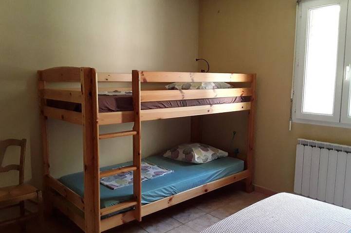 Location de vacances pour 6 personnes, avec jardin ainsi que terrasse et piscine, animaux acceptés à Althen-des-Paluds - 4