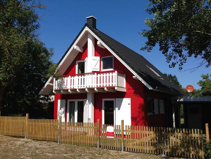 Ferienhaus für 4 Personen, mit Balkon und Terrasse sowie Garten in Wieck am Darß