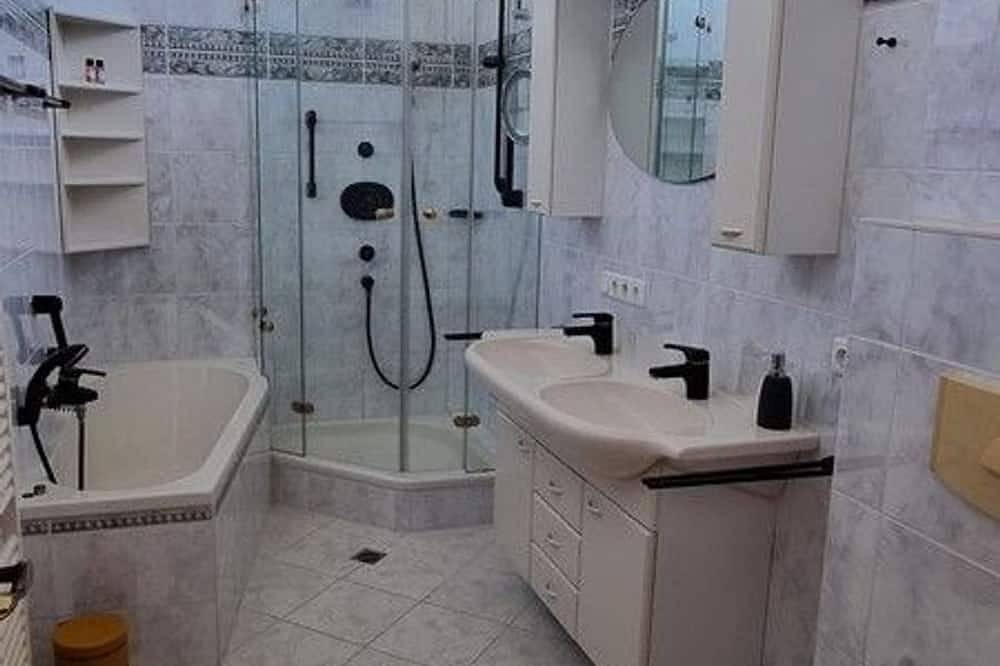 Geheel appartement, Vacation home 10 with 3 bedrooms and garden - Holiday homes Gemswandweg in in Weißensee, Füssen