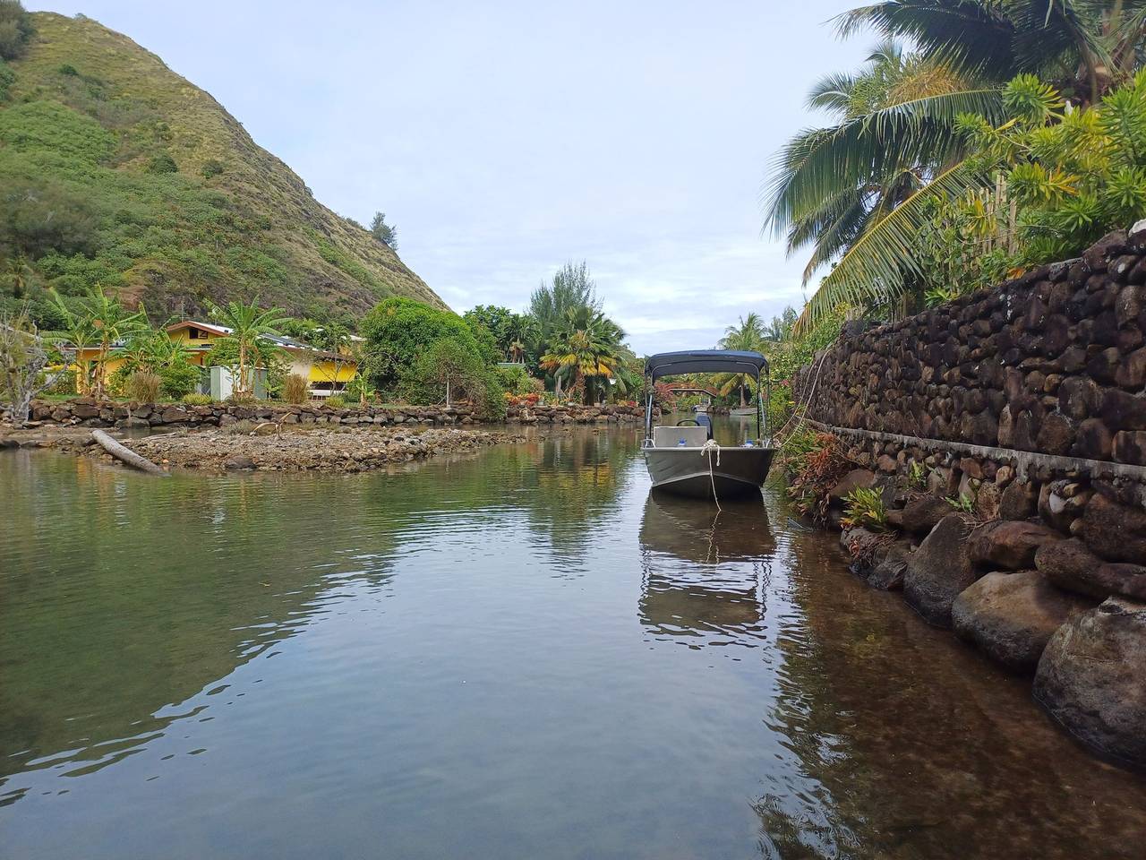 Appartement entier, Appartement de vacances pour 2 personnes avec jardin in Mo'orea