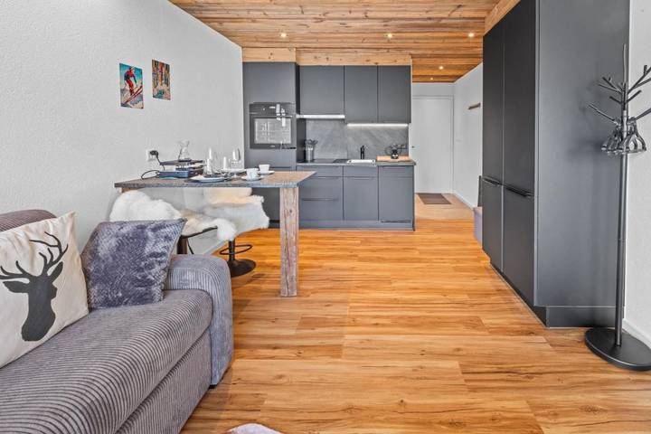 Chalet pour 2 personnes, avec piscine ainsi que vue et jardin à Crans-Montana - 4