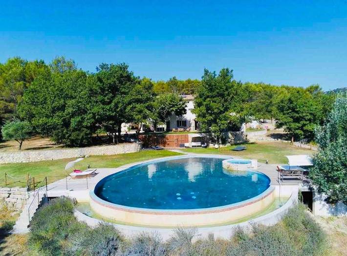 Location de vacances pour 17 personnes, avec jardin ainsi que vue et piscine à Rognes - 4