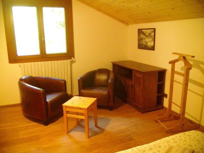 Chambre d’hôte pour 3 personnes, avec terrasse ainsi que jardin et vue à Marthod - 2