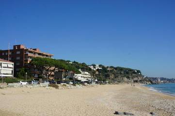 Apartamento para 5 personas, con vistas y jardín, Se admiten mascotas en Arenys de Mar