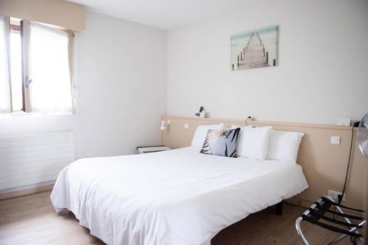 Hôtel pour 2 personnes, avec piscine ainsi que jardin et sauna, animaux acceptés à Saubusse - 2