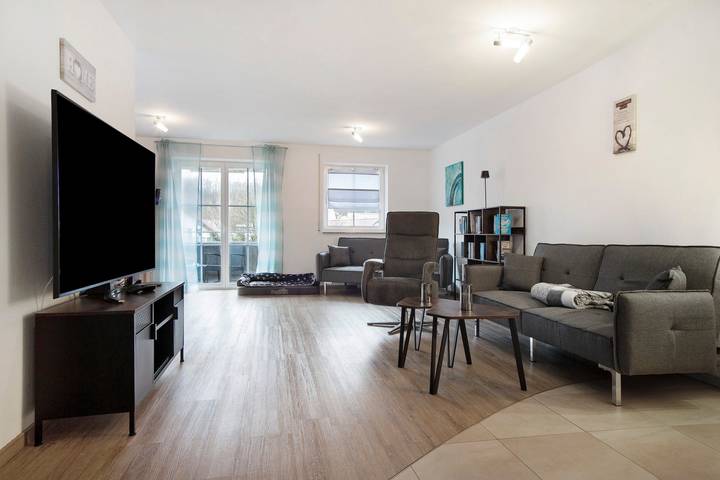 Geheel appartement, Vakantiewoning 'Sonnentau' met balkon en Wi-Fi in Bad Wurzach, Region Bodensee-Oberschwaben