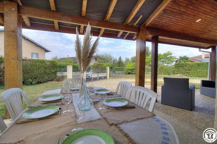 Location de vacances pour 6 personnes, avec Jardin dans Dompierre-sur-Veyle