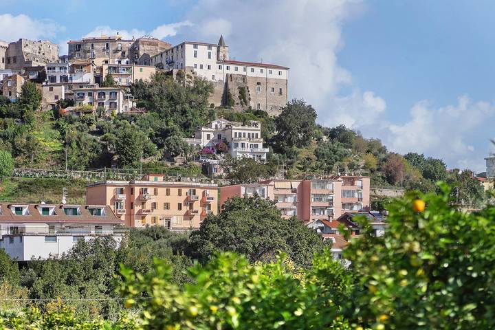 Appartement entier, Appartement 'A' avec vue sur mer, terrasse privée et Wi-Fi in Minturno, Province de Latina