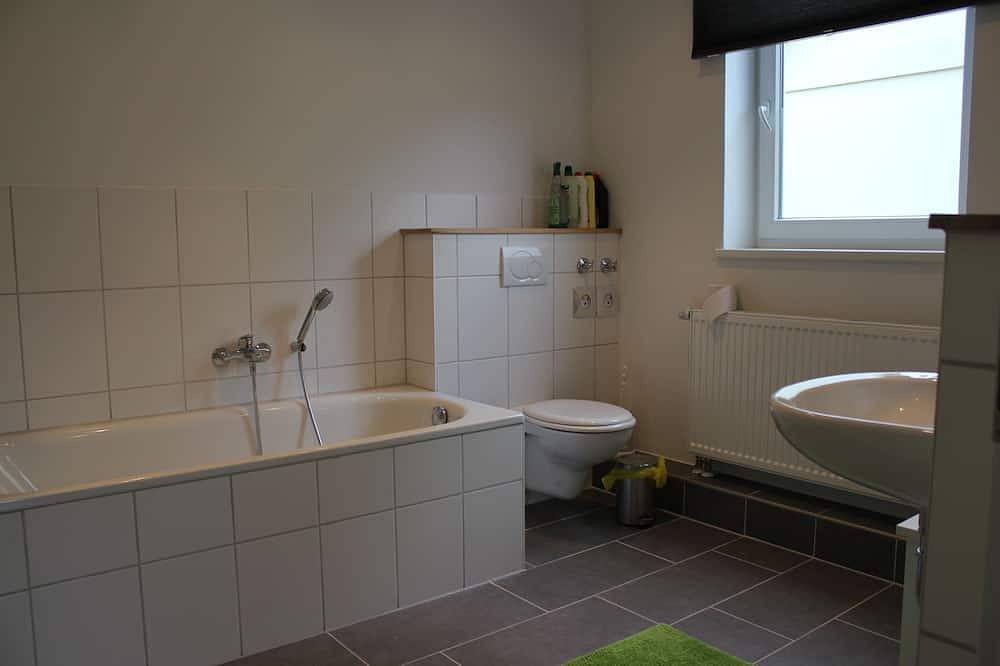 Ganze Wohnung, Wohnung für vier Erwachsene, evtl. plus Kinder in Lüneburg, Nordheide