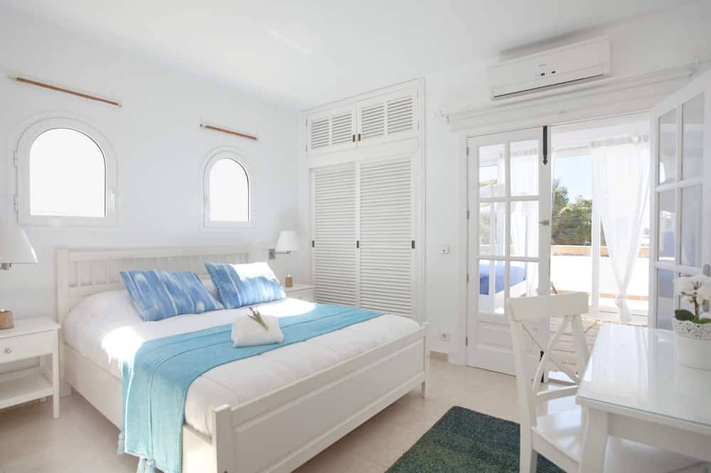 Bungalow Playa D'or, Delante de la Playa con Wifi, A/A y Piscina Comunitaria in Caló de ses Dones (Santanyí), Santanyí