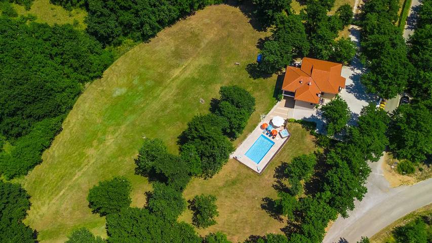 Villa für 11 Personen, mit Garten und Whirlpool sowie Terrasse, kinderfreundlich - 1