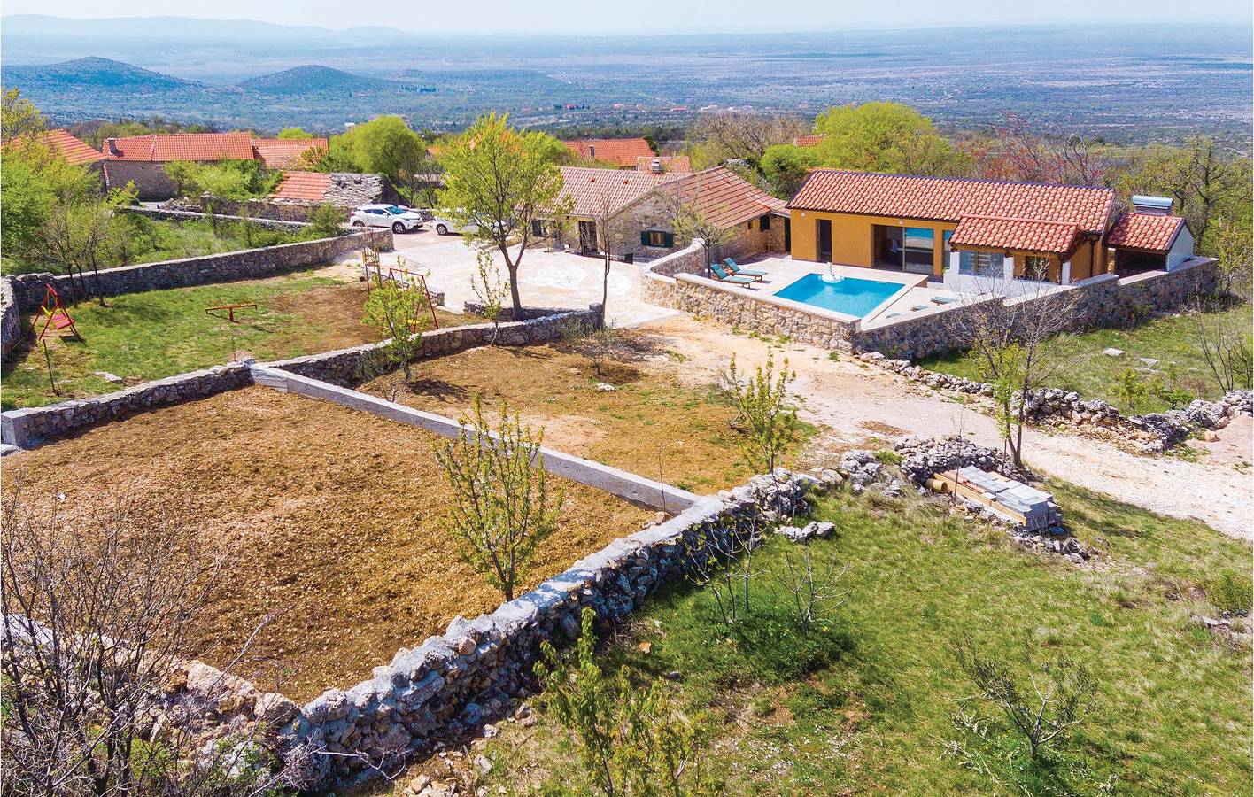 Ferienhaus für 7 Personen mit Pool in Dalmatinisches Zagora