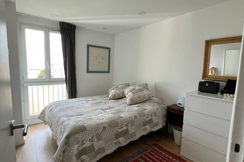 Appartement entier, Bel appartement parisien modern, baigné de lumière, spacieux et aéré. in Charenton-le-Pont, Val-de-Marne