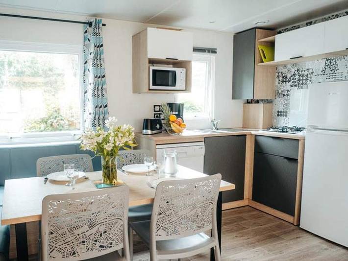 Mobil home pour 8 personnes, avec bassin pour enfant et sauna à Monterblanc - 2