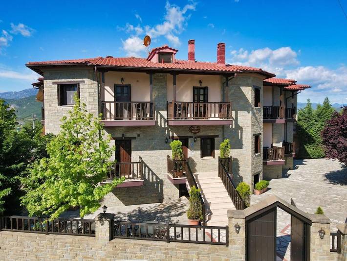 Gîte pour 2 personnes, avec vue et jardin dans Kalambáka