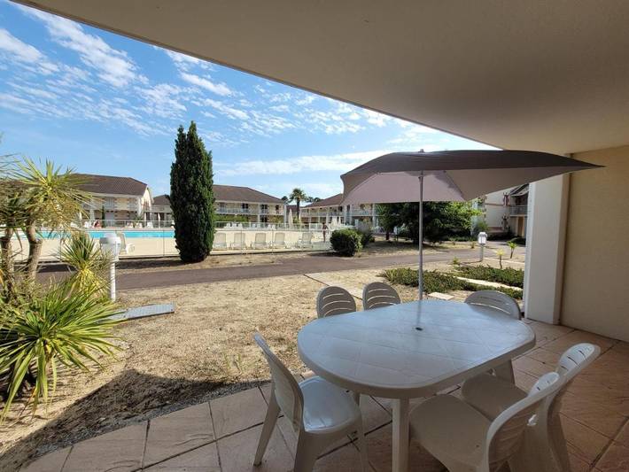 Apartamento para 6 personas, con Terraza además de Jardín y Piscina en Le Verdon-sur-Mer