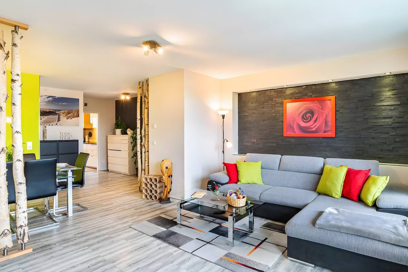 Ganze Wohnung, Fewo Goldstadtblick – großzügige 125 m² Wohnung mit 2 Balkonen & 3 Sz für Firmen, Gruppen & Familien in Pforzheim, Nordschwarzwald