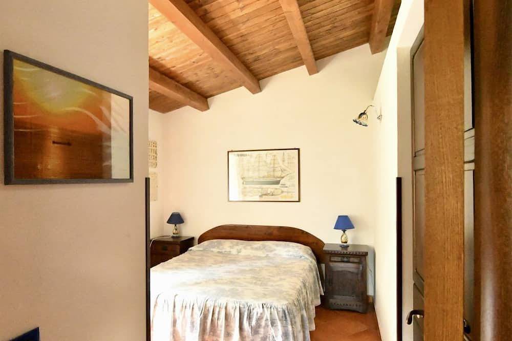 Villetta Basiluzzo, with shared pool and access to the beach in Faro Capo Vaticano, Vibo Valentia Provinz