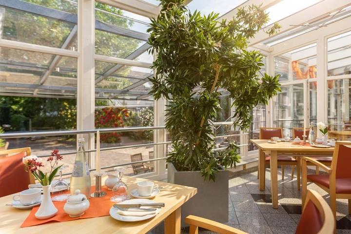 Hotel, mit Terrasse und Garten in Barleben - 2