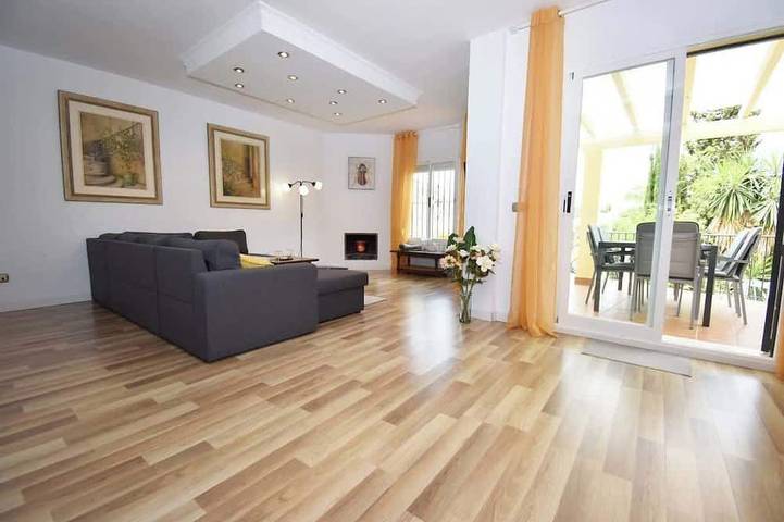 Chalet für 8 Personen, mit Balkon und Pool, mit Haustier