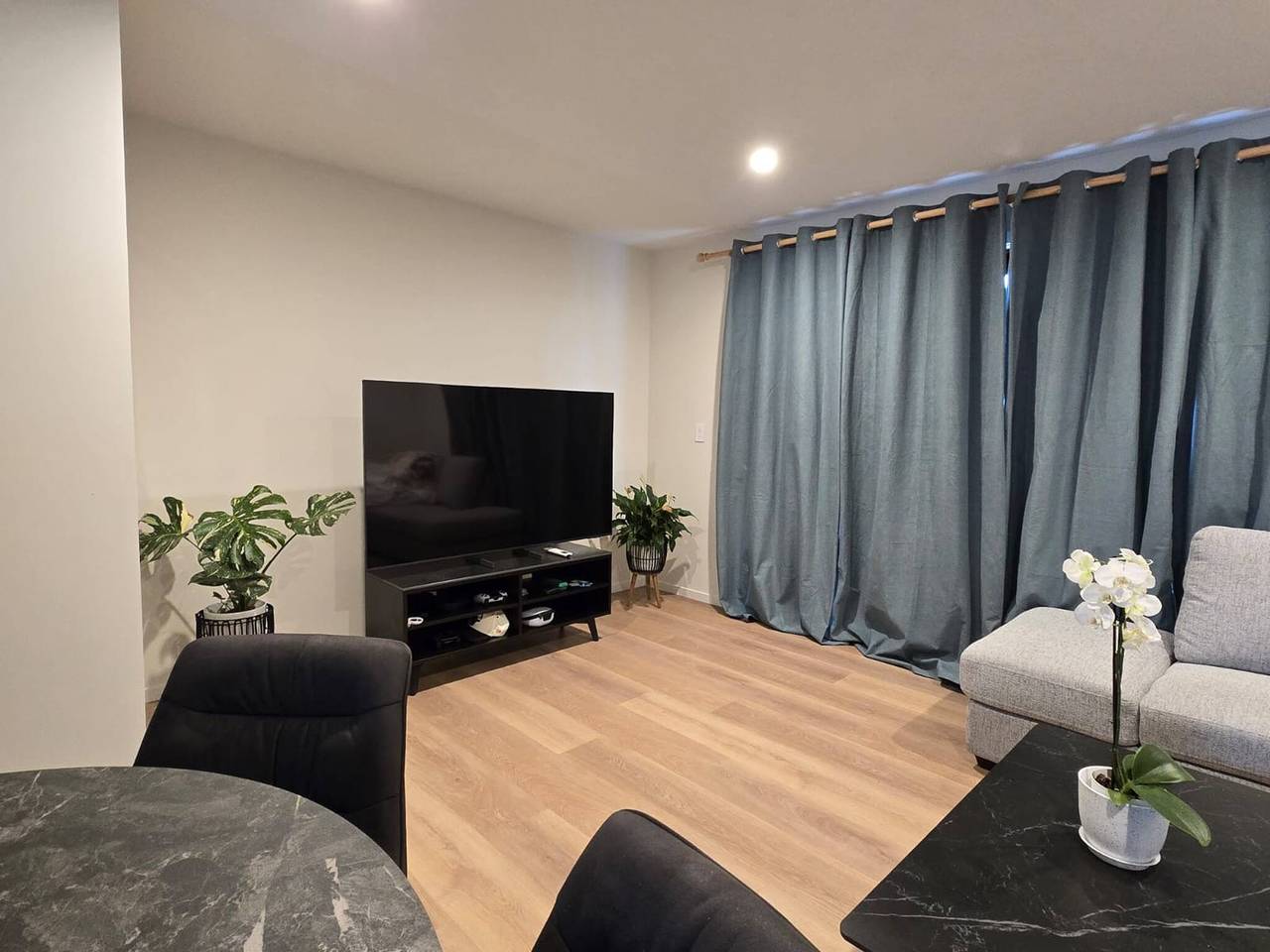 Double Bedroom in Newly Built Townhouse in Wellington