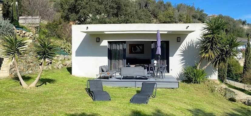 Ferienwohnung für 4 Personen, mit Terrasse und Garten sowie Ausblick in Bastia