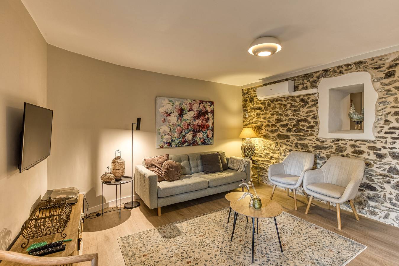 Casa 'Gall' met uitzicht op de bergen, Wi-Fi en airconditioning in Espolla, Upper Empordà