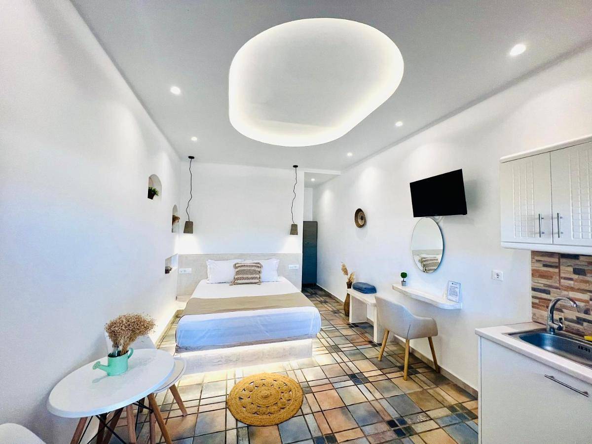 Double Room in Plage d'Perivolos, Perissa