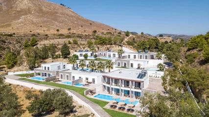 Villa pour 2 personnes, avec vue ainsi que jardin et piscine dans Rhodes