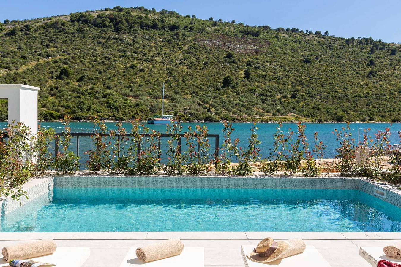 Strandvilla Seabird mit Pool in Rogoznica, Šibenik-Knin