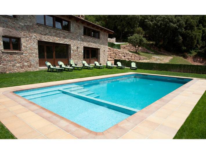 Chalet para 18 personas, con piscina para niños y jardín en Provincia de Barcelona - 2