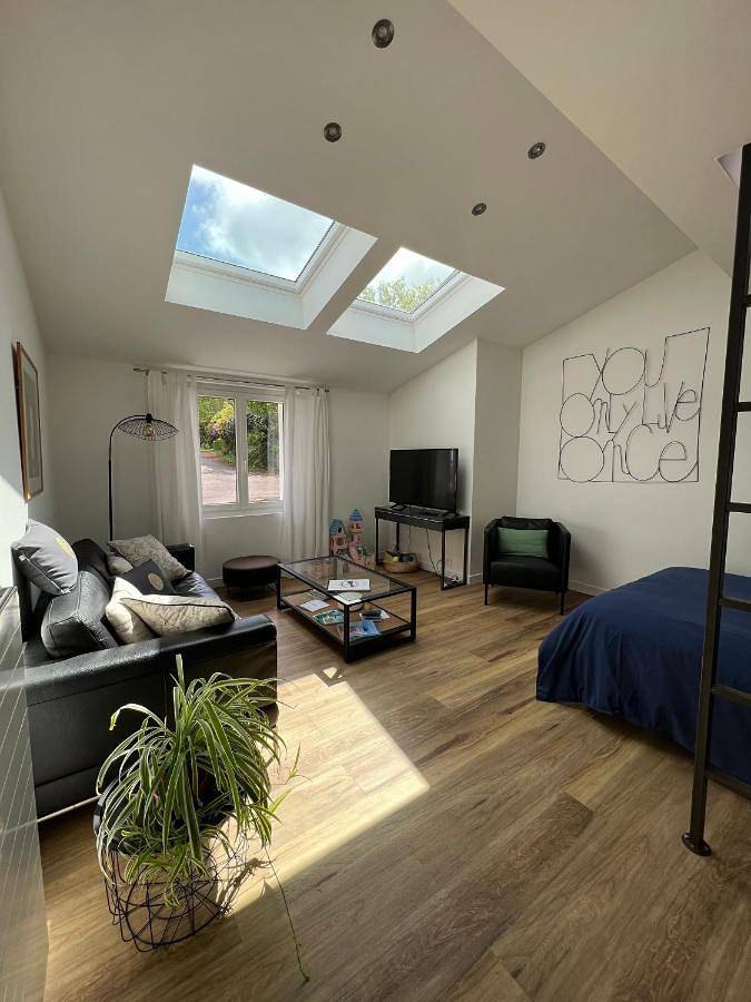 Gîte pour 4 personnes, avec vue ainsi que piscine et jardin à Clohars-Fouesnant - 4
