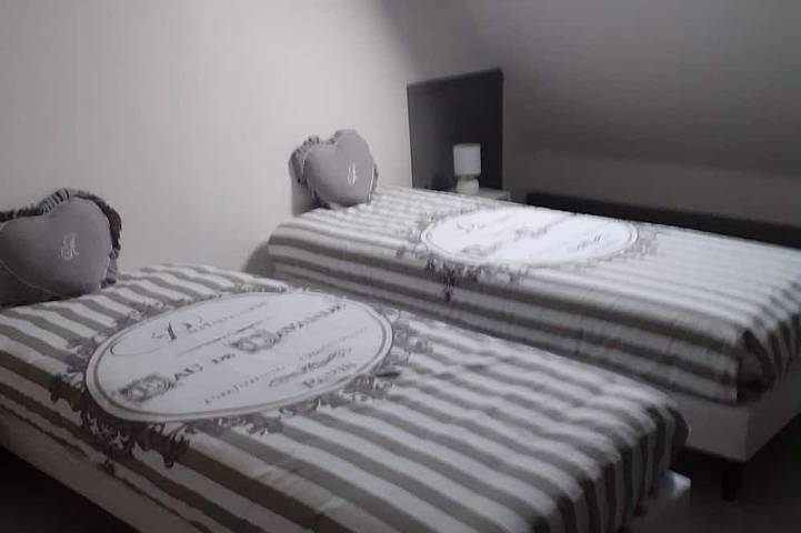 Location de vacances pour 6 personnes, avec terrasse et jardin à Saint-Martin-aux-Buneaux - 4