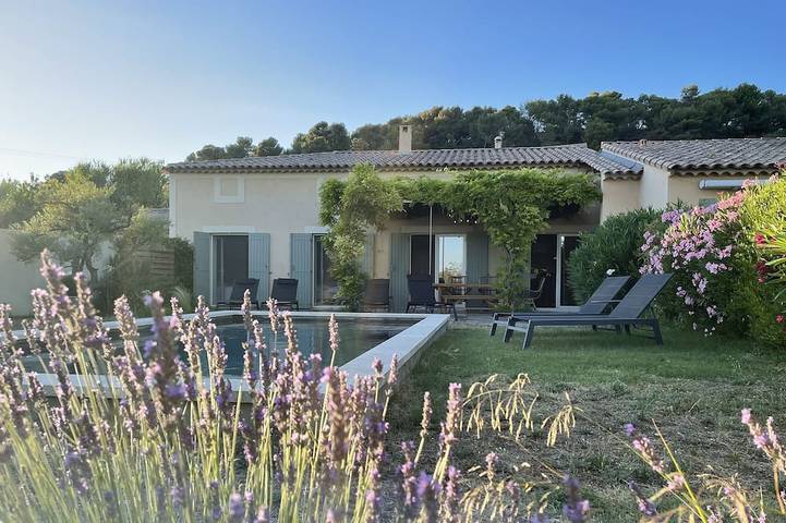 Location de vacances pour 6 personnes, avec Jardin à Vaugines