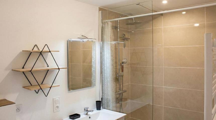 Gîte pour 4 personnes, avec vue à Morez - 3