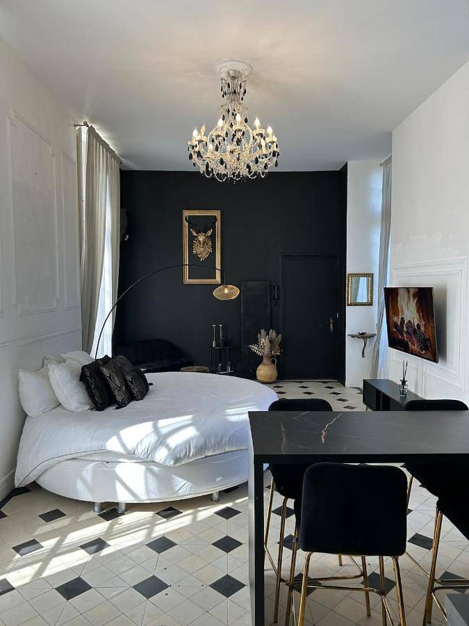 Gîte pour 2 personnes, avec terrasse et jacuzzi, animaux acceptés à Limay (homonymie) - 2